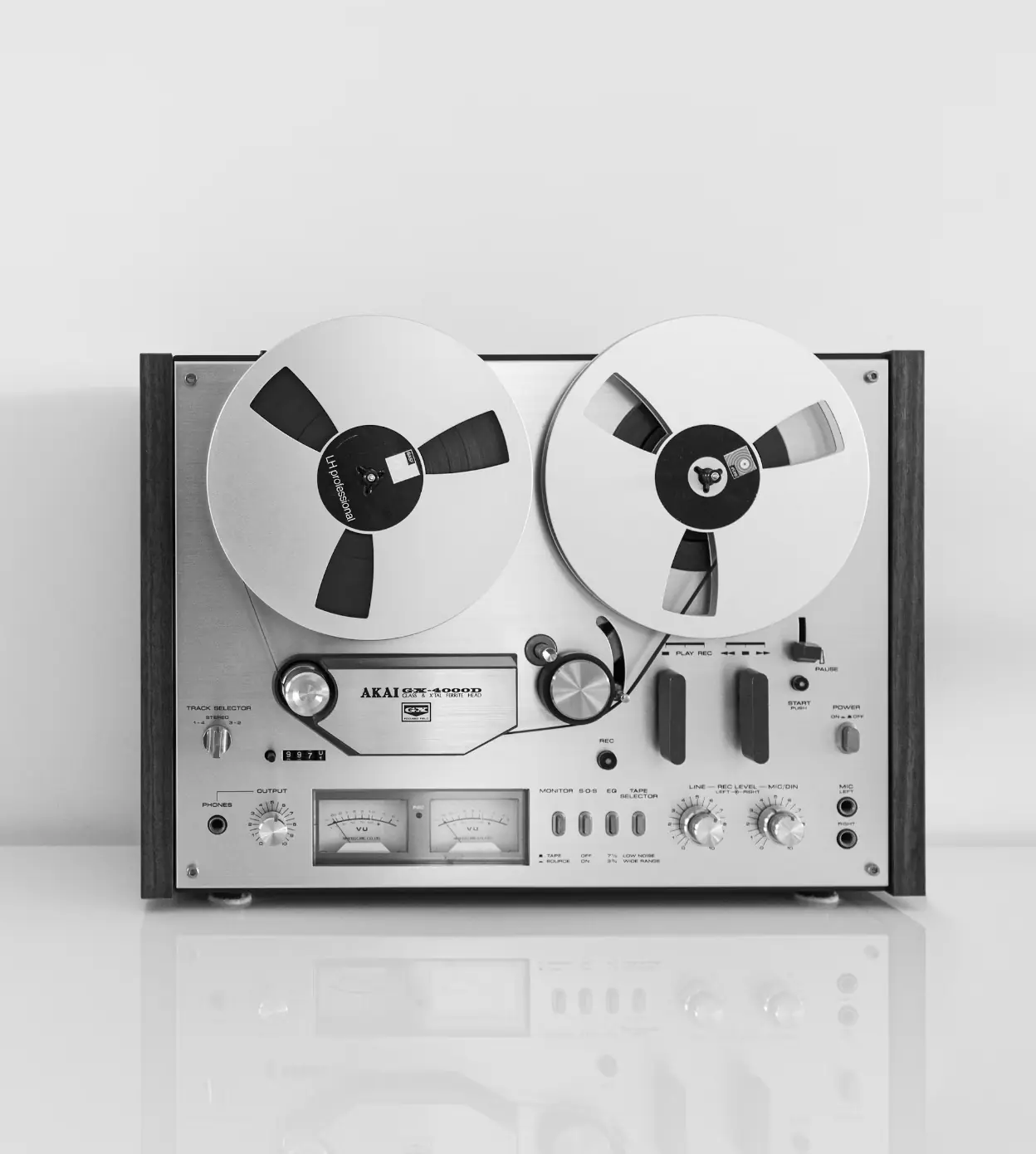 Reel to reel audio tape machine